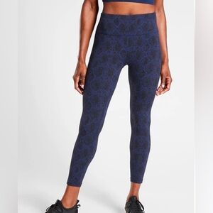 Athleta Ultimate Snake 7/8 Tight size 1X